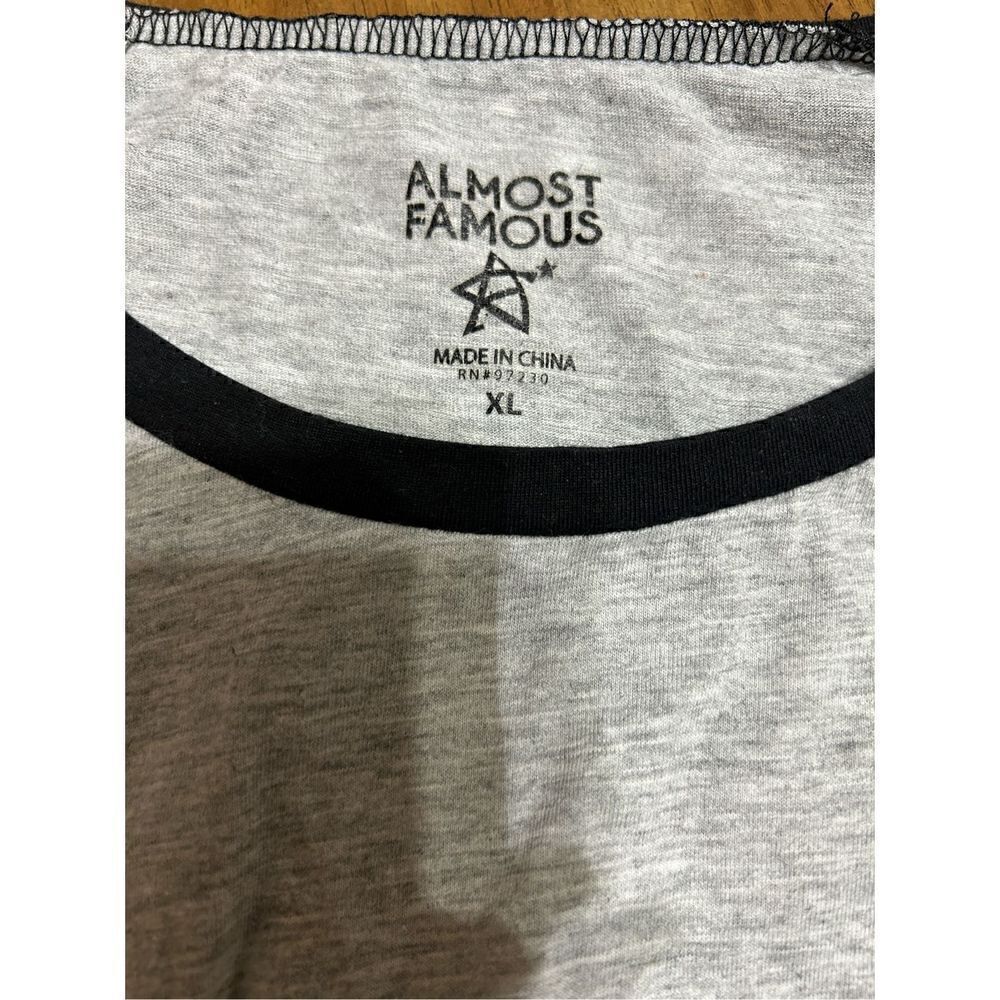 Almost Famous womens Long sleeve knitted front cropped top size XL. - Picture 3 of 6
